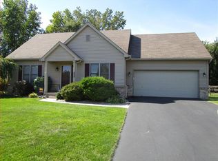 7297 Silo Meadows Dr, Temperance, MI 48182