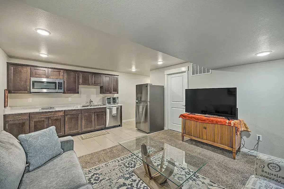 2 bed, 900 sqft, $1,600 — Photo 1
