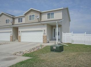 4216 Estate Dr S, Fargo, ND 58104