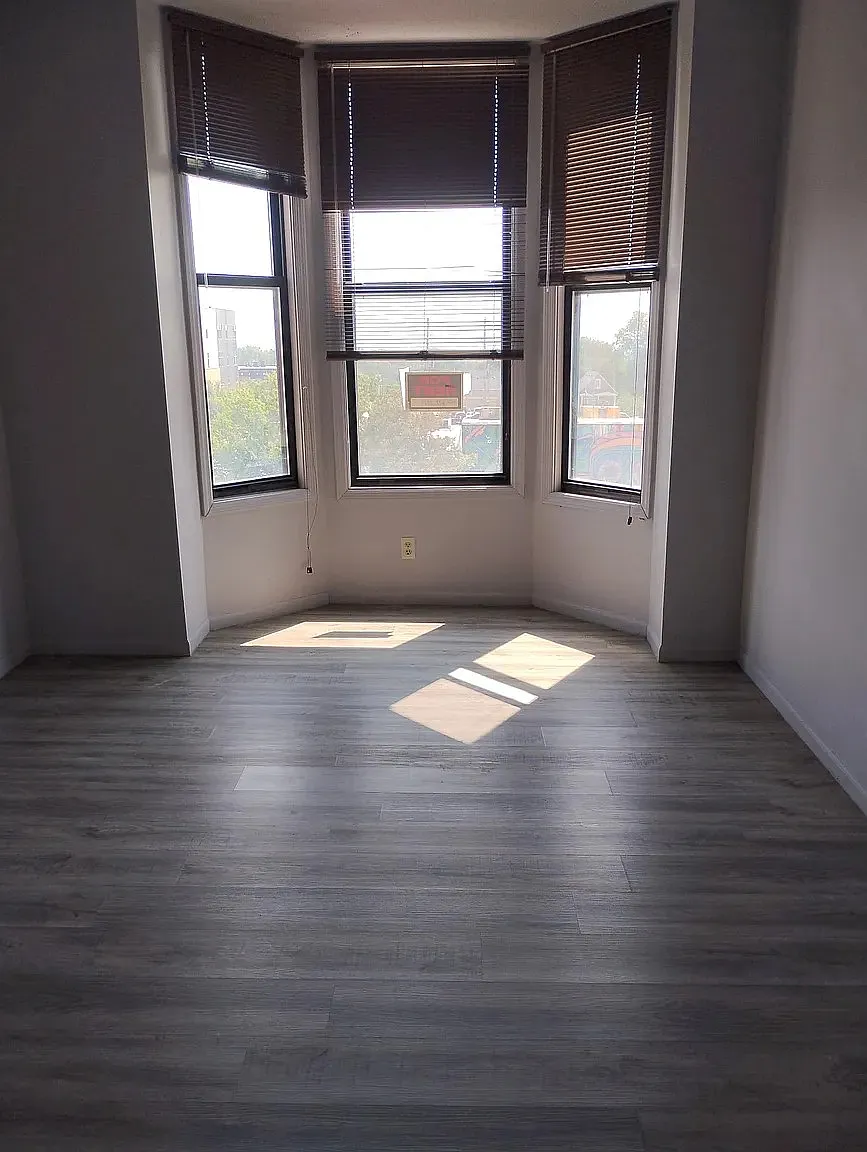 1 bed, 750 sqft, $1,200 — Photo 2