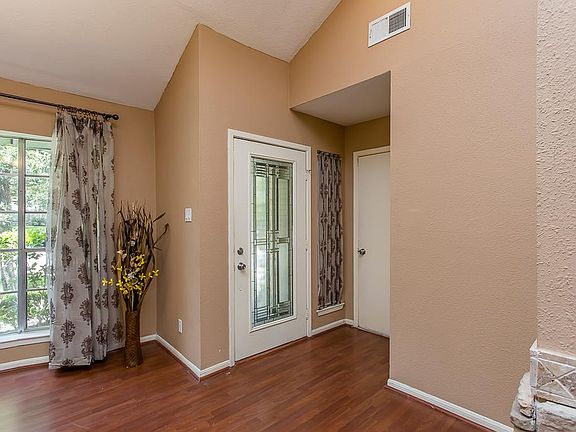 3rd image of 2546 Long Reach Dr