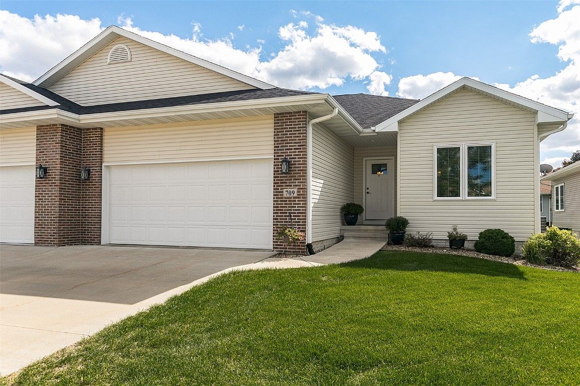 709 Dorchester Pl NE, Cedar Rapids, IA 52402 Zillow