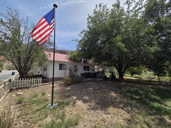 64 E 200 S, La Verkin, UT 84745