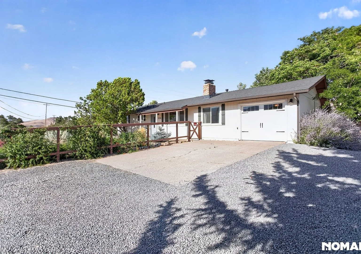 Newly refurbished 4 bedroom, 2 bath ranch style home in Washoe Valley — Photo 2