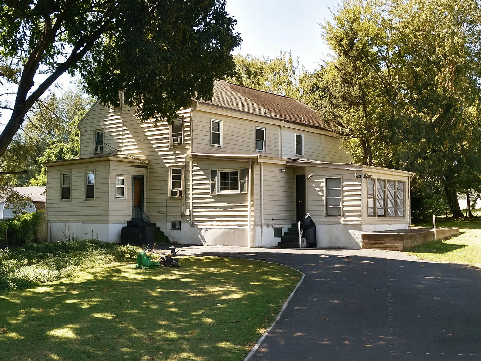 127 Hazelhurst Ave — Photo 1