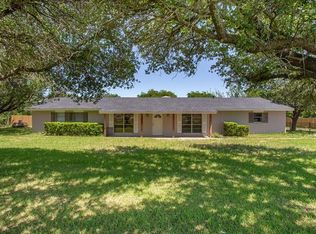 3230 N Main St, Cleburne, TX 76033