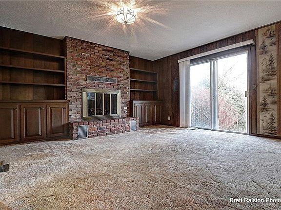 4th image of 15765 Lakeview Dr