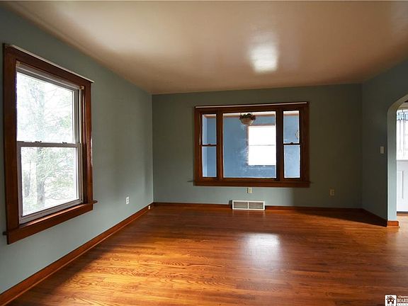 5th image of 82 W Doughty St