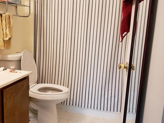 3rd image of 6060 California Cir