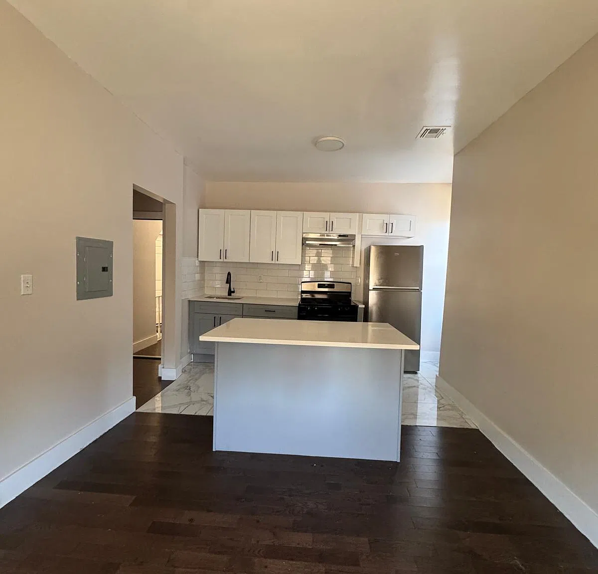 3 bed, $2,200 — Photo 1
