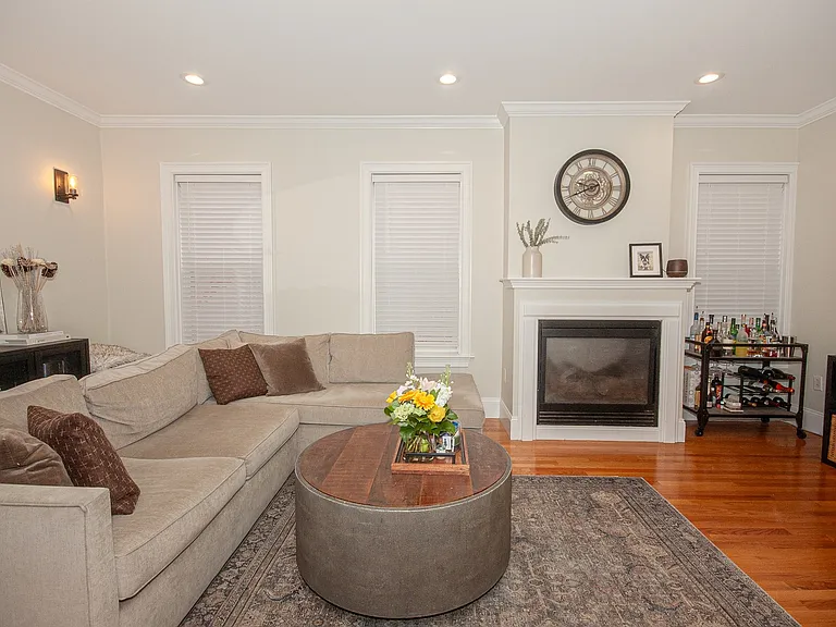 2 Burnham Pl #2 — Photo 14