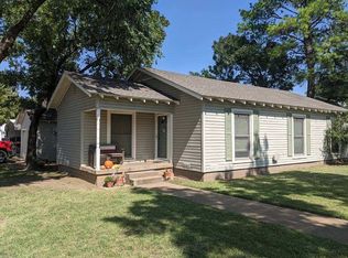 1301 Edgewood Ave, Graham, TX 76450