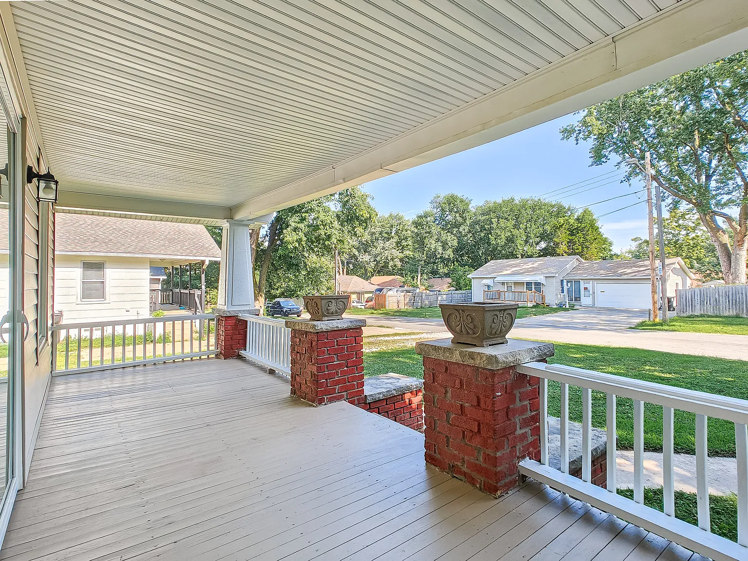 3 bed, 1200 sqft, $1,295 — Photo 2