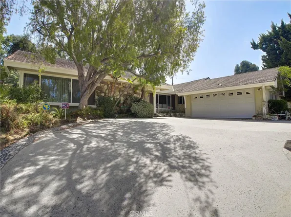 4064 Sapphire Dr, Encino, CA 91436