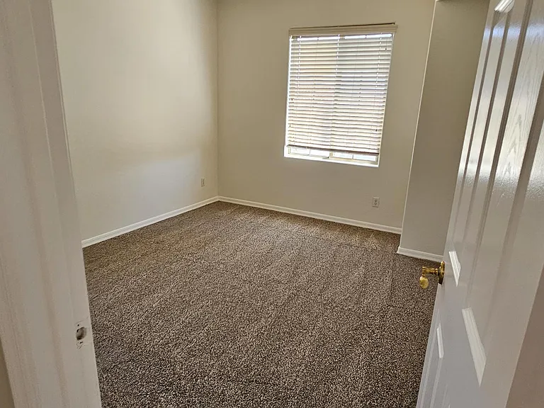 3989 E Hummingbird Ln — Photo 9