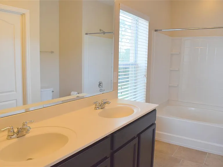 2116 Betsy Ross Ln #2116 — Photo 5