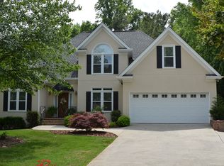 5030 Fox Lair Ln, Alpharetta, GA 30009