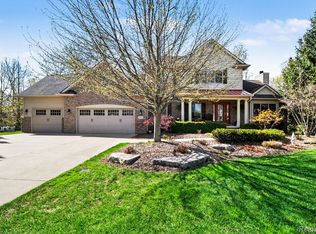 6846 Williamsbury Cir, Clarkston, MI 48348
