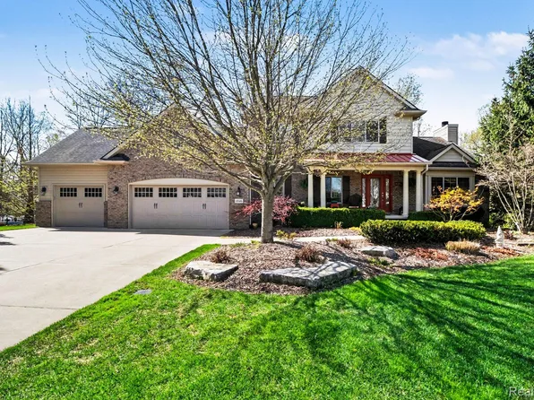 6846 Williamsbury Cir, Clarkston, MI 48348