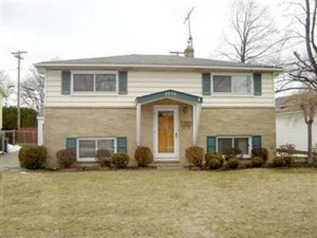 1st image of 4556 W 192nd St