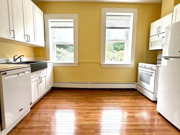 74 Linden Ave #1 — Photo 4