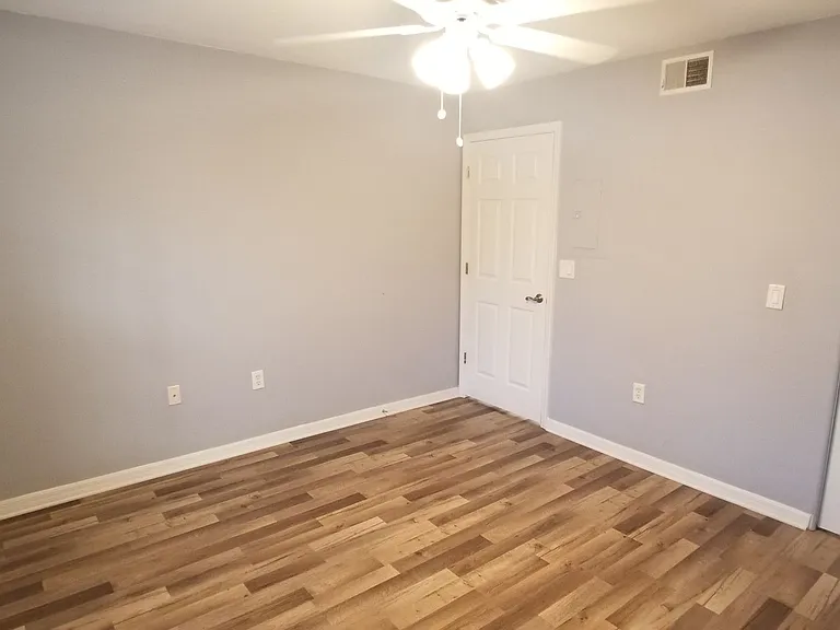 302 Lake Parsons Grn #108 — Photo 14