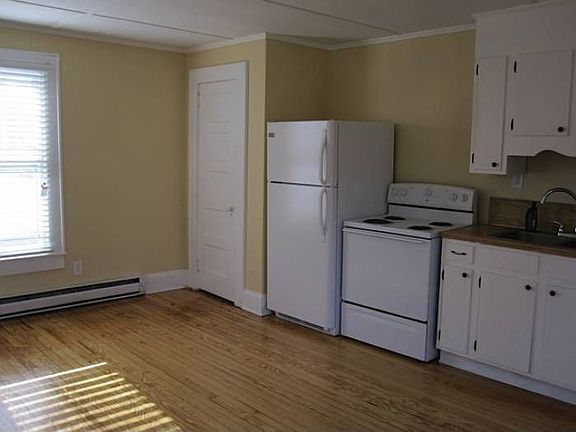 Kitchen w/ new fridge and