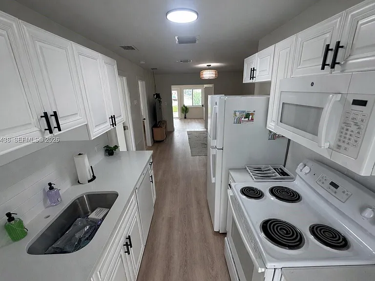 4396 SW 25th Ter #1-2 — Photo 7