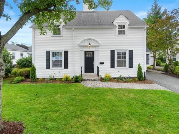 8 Louise Ave, Rumford, RI 02916