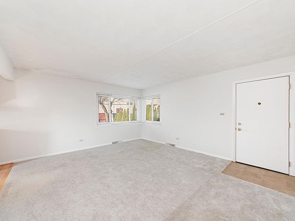 2nd image of 440 N Beverly Ave