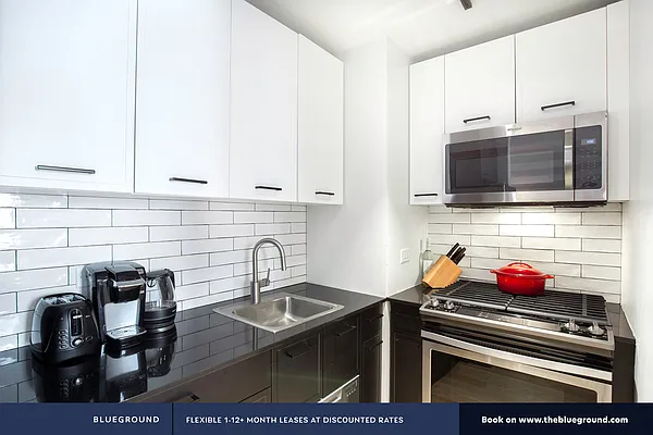 Rented by The Blueground | media 88