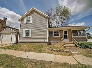 111 N Dubuque St, Solon, IA 52333