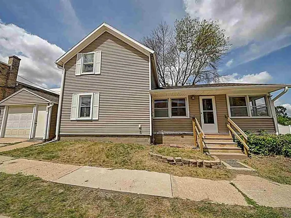 111 N Dubuque St, Solon, IA 52333