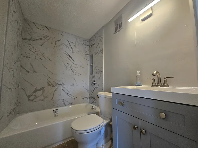 88 Broadway #10 — Photo 14