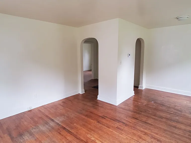 1514 Rainbow Dr — Photo 2