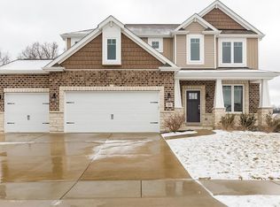 200 Oakhurst Cir, O'Fallon, MO 63368