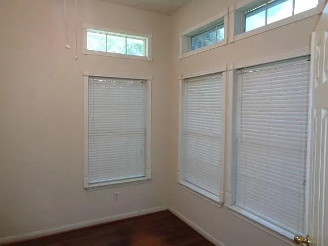 10326 Thornmont Ln — Photo 8