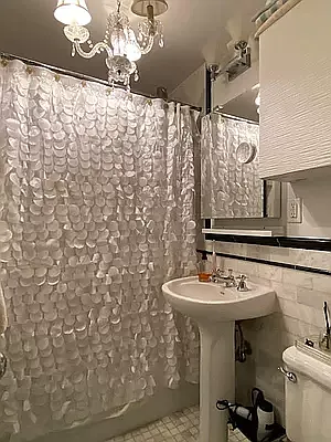 Rented by Compass | media 24