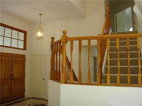 4th image of 18353 Hampshire Ln