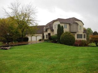 6204 Smith Rd, Crystal Lake, IL 60014