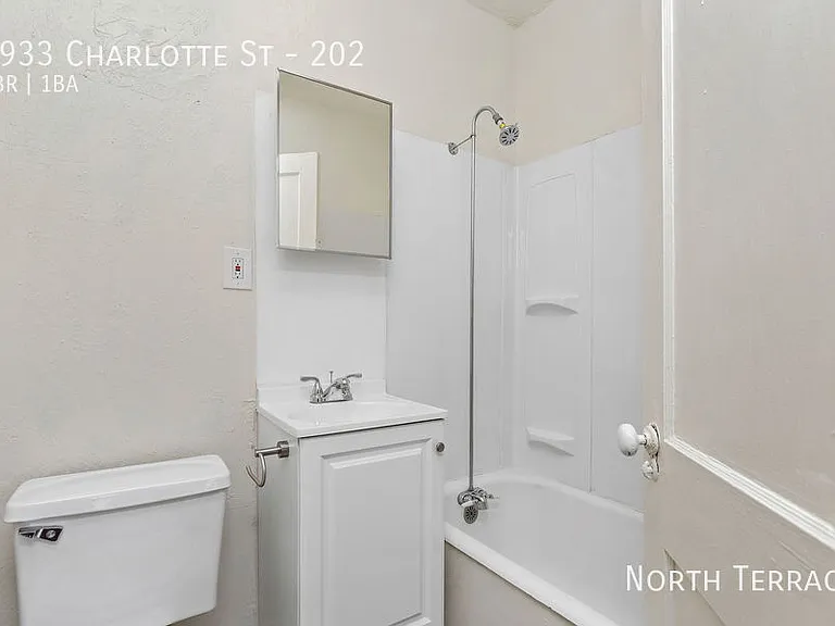 3933 Charlotte St #202 — Photo 11