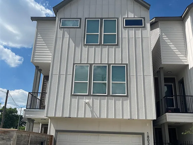 1805 Brooks St — Photo 1