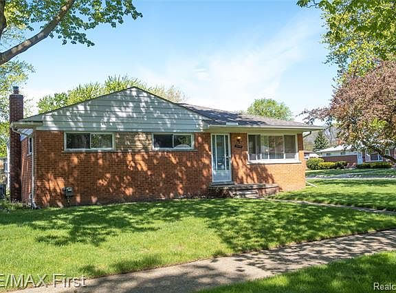 2nd image of 36039 Sherborne Dr