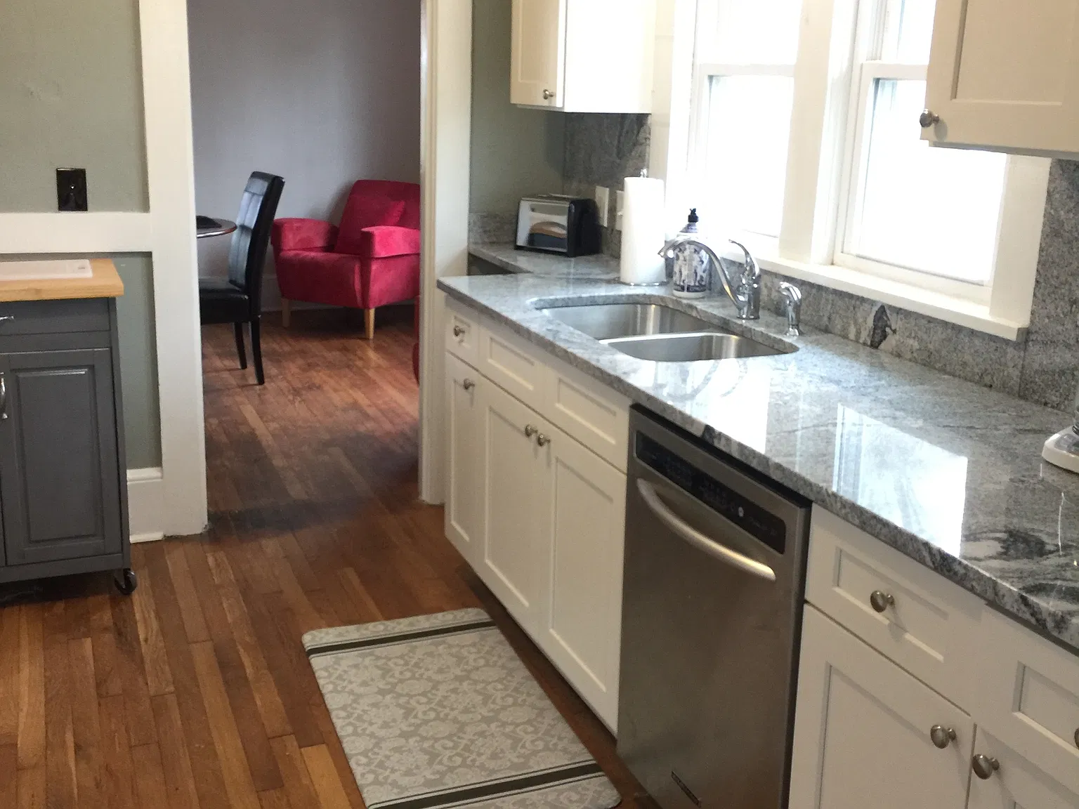 3 bed, 1326 sqft, $2,800 — Photo 4