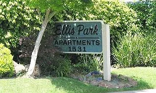 Ellis Park Apartments