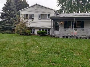 1467 Houston Dr, Swartz Creek, MI 48473