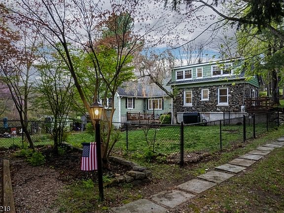 2nd image of 170 Flanders-Drakestown Rd
