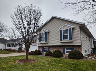 1123 N Thompson Rd, Sun Prairie, WI 53590