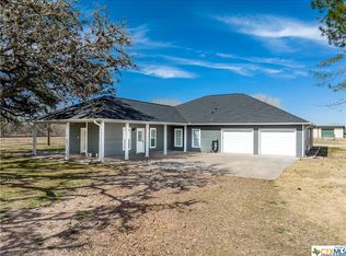 566 Old Gonzales Rd, Cuero, TX 77954