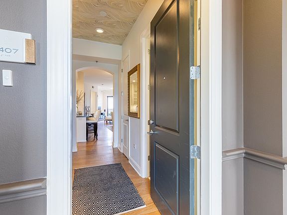 4th image of 717 Riverside Dr #1407